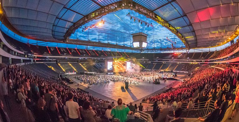 LARGEST ROCK BAND ON EARTH PLAYS CONCERT IN GERMANY REKORD INSTITUT 